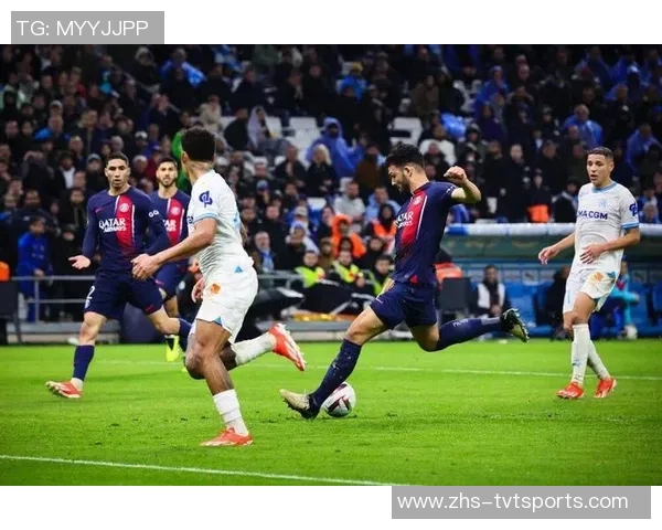 巴黎圣日尔曼主场迎战里昂双方争夺法甲冠军宝座的关键之战